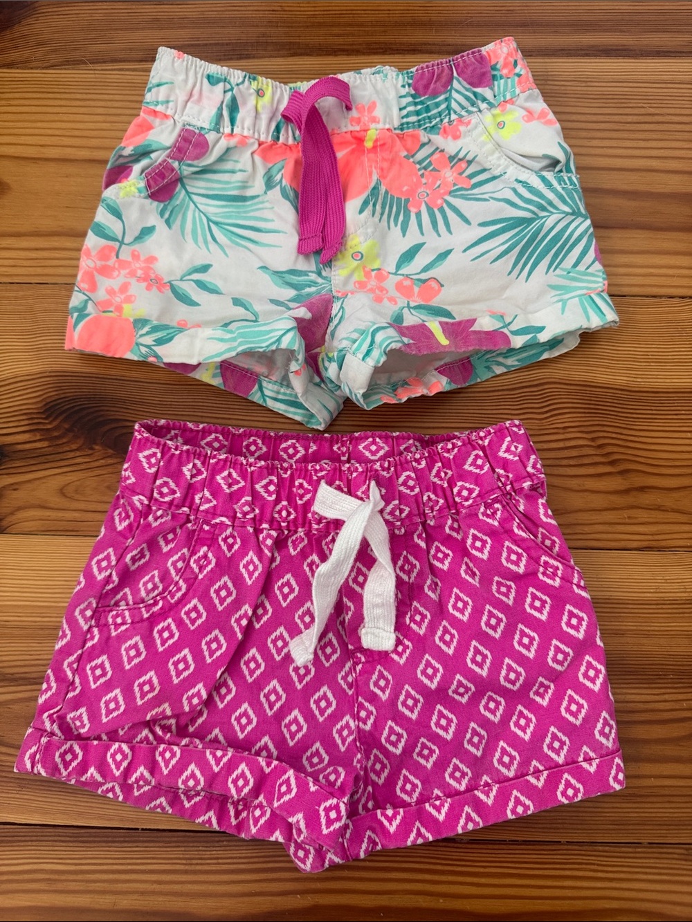 Pair of Carter’s Girls' Summer Shorts Floral Hawaiian & Pink Diamond SZ 9 months